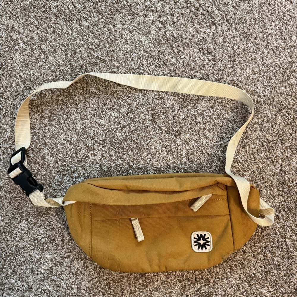 Chic Tan Crossbody Bag with Adjustable Strap